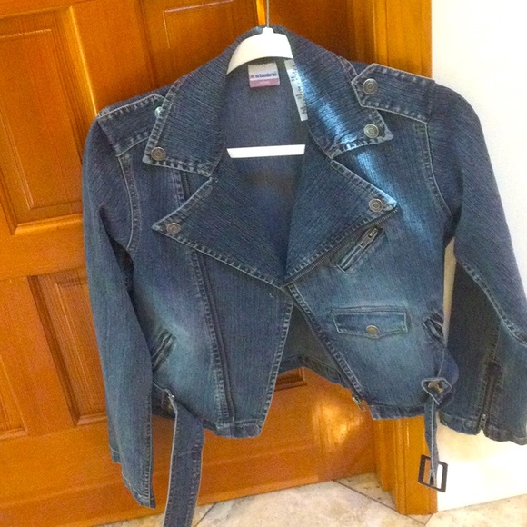 - Jean jacket size small - Picture 1 of 5